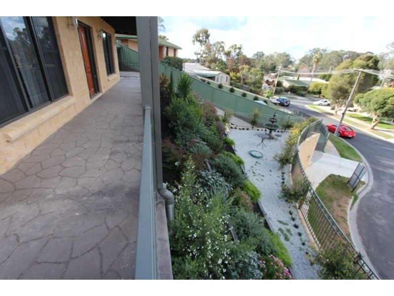 6 Hansa Court, Kangaroo Flat VIC 3555