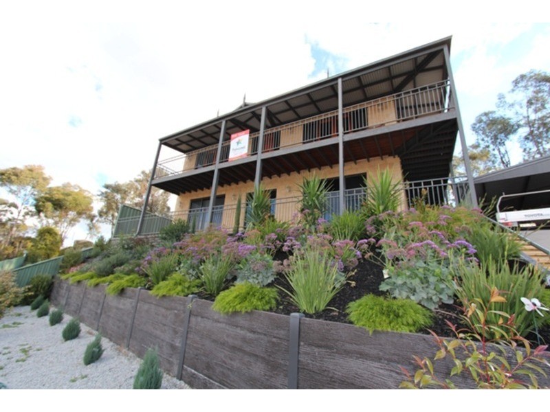 6 Hansa Court, Kangaroo Flat VIC 3555