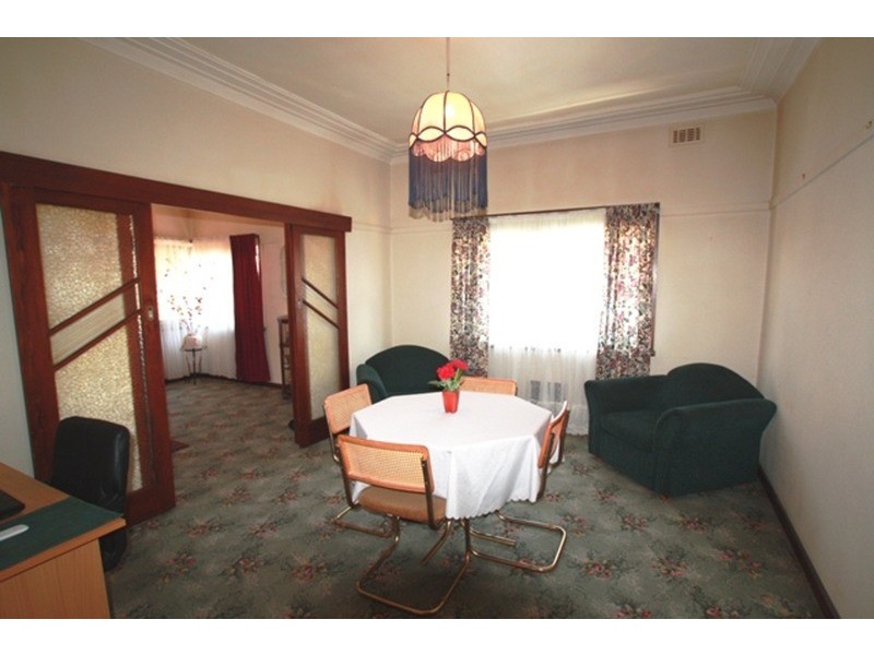 4 Wallace Avenue, Flora Hill VIC 3550