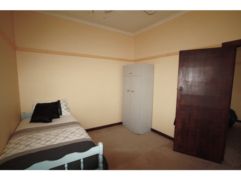 4 Wallace Avenue, Flora Hill VIC 3550