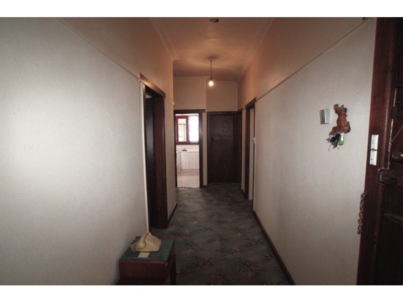 4 Wallace Avenue, Flora Hill VIC 3550