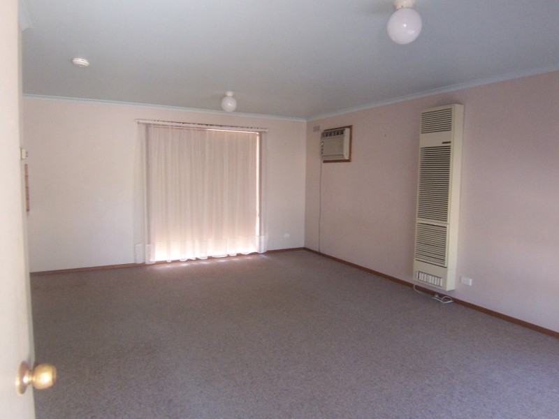 21A Nish Street, Flora Hill VIC 3550