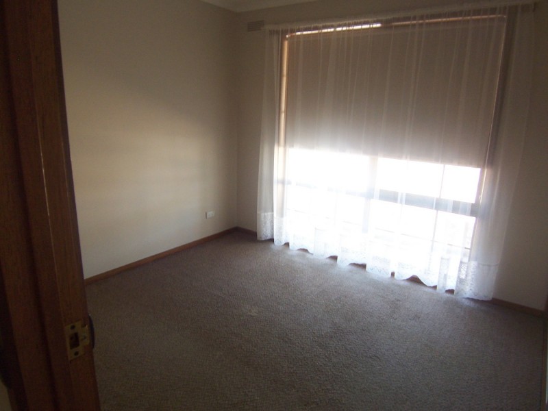 21A Nish Street, Flora Hill VIC 3550