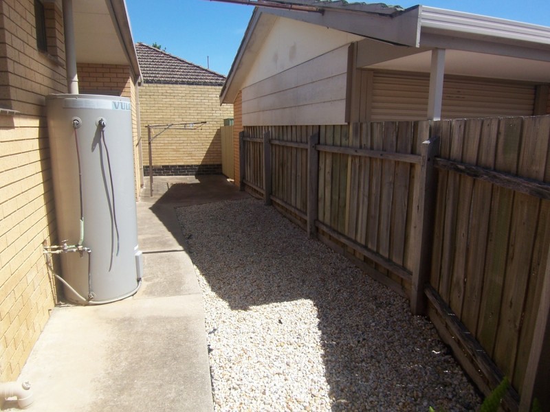 21A Nish Street, Flora Hill VIC 3550