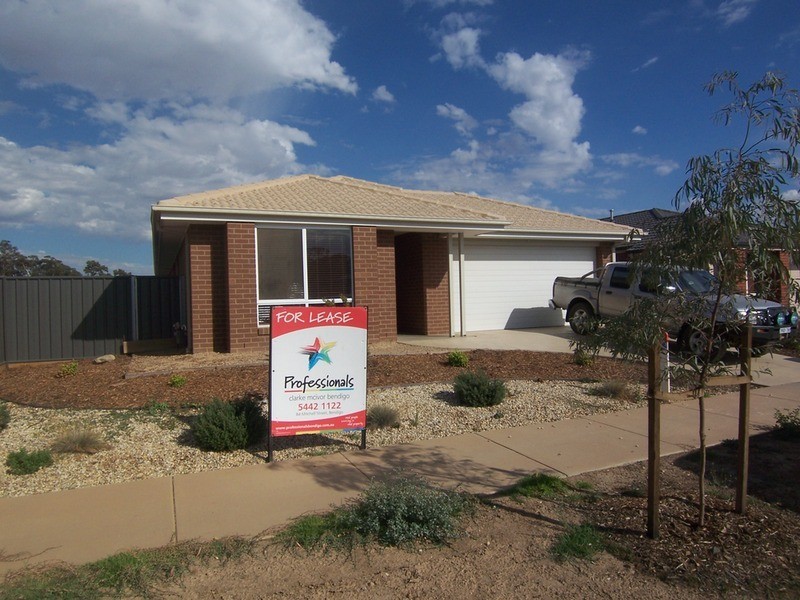 1 Pamela Avenue, Eaglehawk VIC 3556