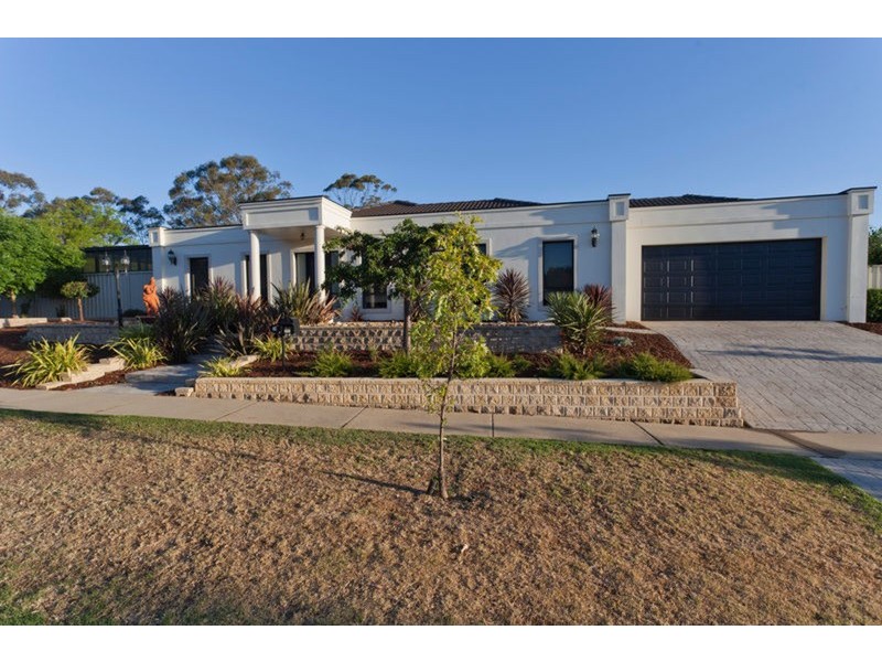 15 Penzance Avenue, Golden Square VIC 3555
