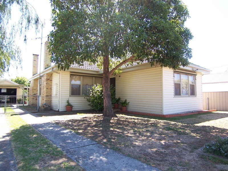 20 Wesley  Street, Kangaroo Flat VIC 3555
