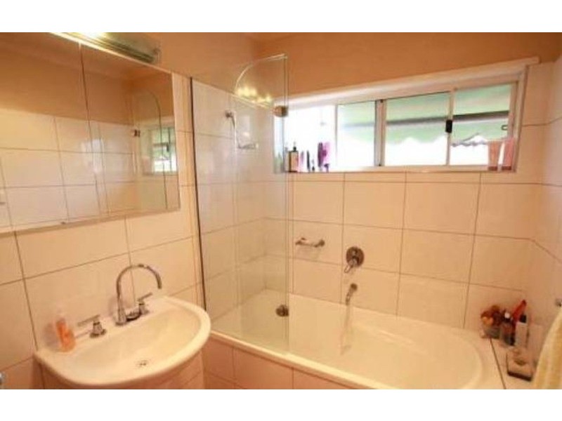 8 Woods Street, Kennington VIC 3550