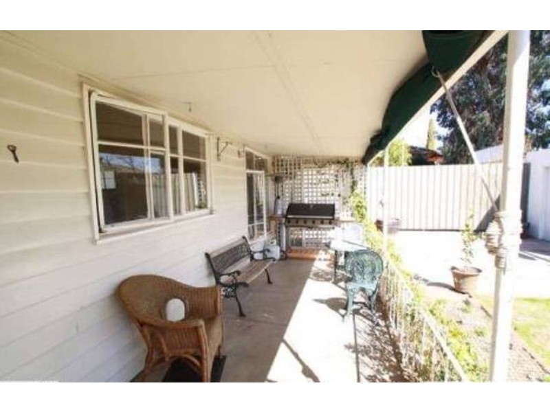 8 Woods Street, Kennington VIC 3550