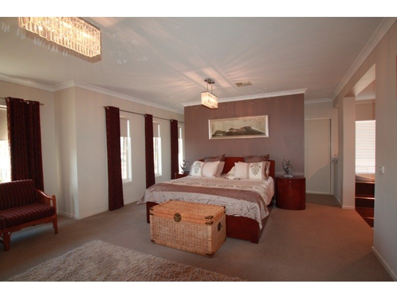 12 Arlington Court, Maiden Gully VIC 3551