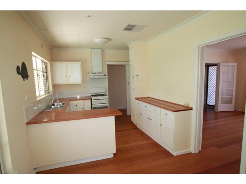 8 Woods Street, Kennington VIC 3550