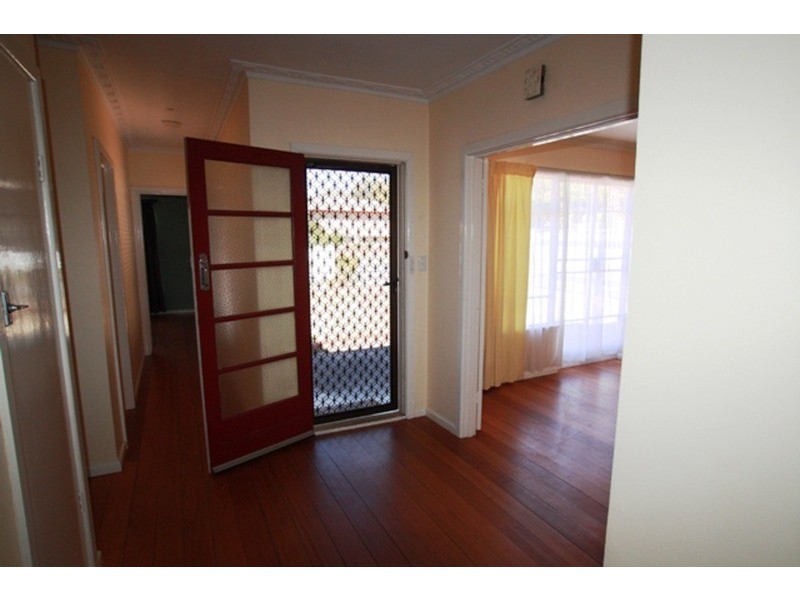 8 Woods Street, Kennington VIC 3550