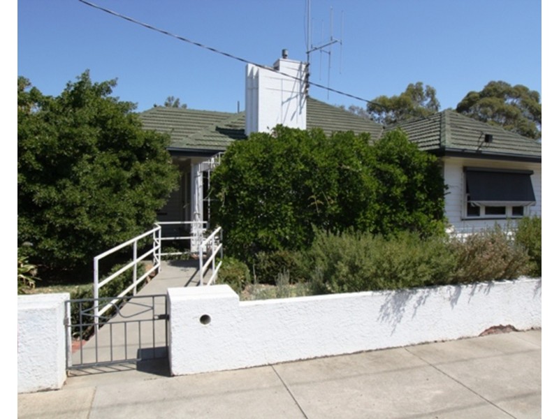 7 Royal Avenue, Kennington VIC 3550