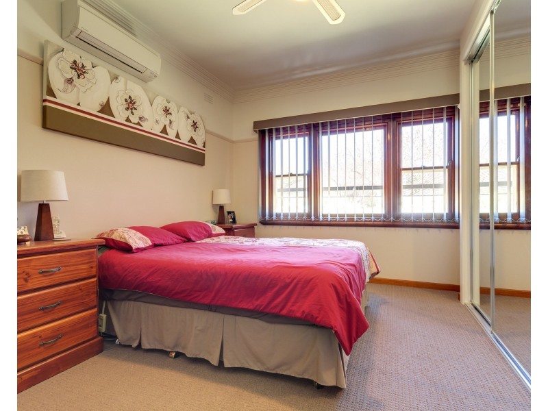 7 Royal Avenue, Kennington VIC 3550