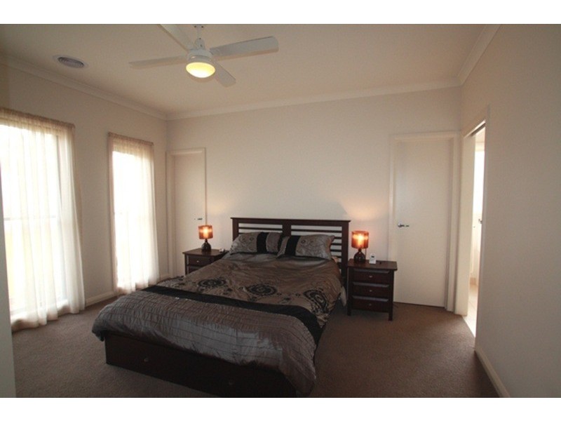 18 Arthurs Crescent, Strathfieldsaye VIC 3551