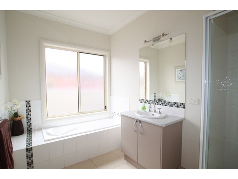 18 Arthurs Crescent, Strathfieldsaye VIC 3551