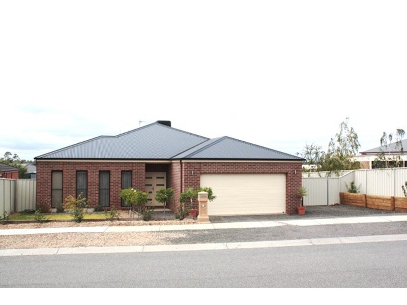 18 Arthurs Crescent, Strathfieldsaye VIC 3551