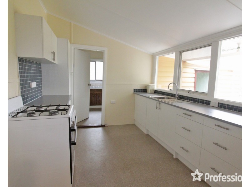 14 Robinson Street, Long Gully VIC 3550