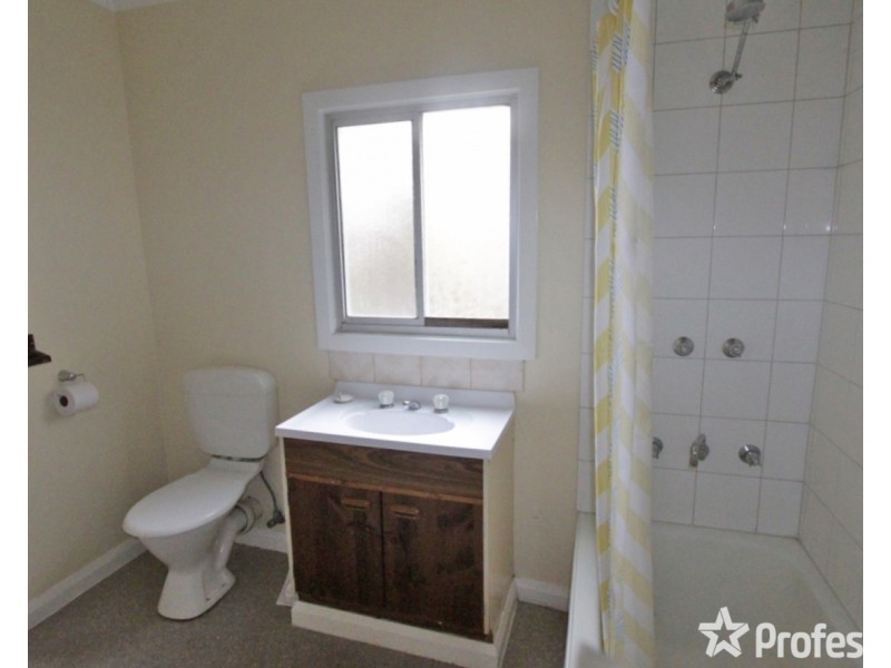 14 Robinson Street, Long Gully VIC 3550