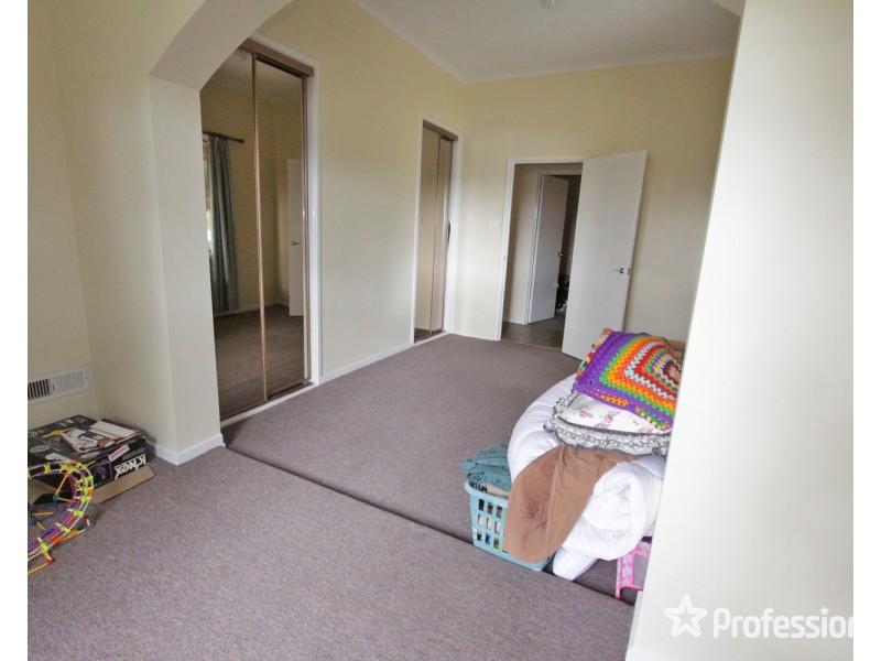 14 Robinson Street, Long Gully VIC 3550