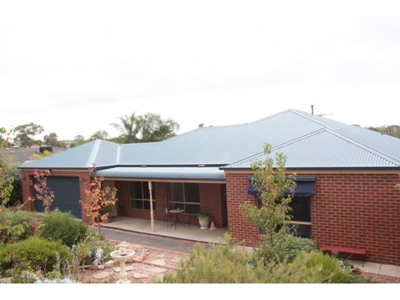 14 Forest Heights Drive, Kangaroo Flat VIC 3555