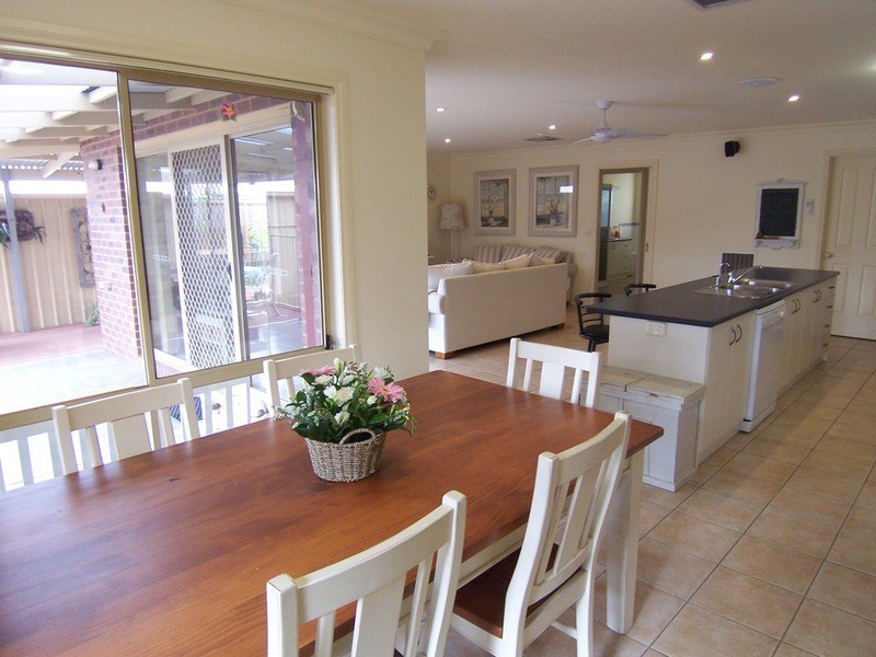 14 Forest Heights Drive, Kangaroo Flat VIC 3555