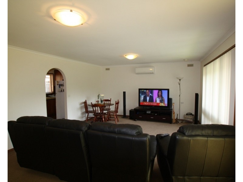 1/7 Carola Court, Kennington VIC 3550