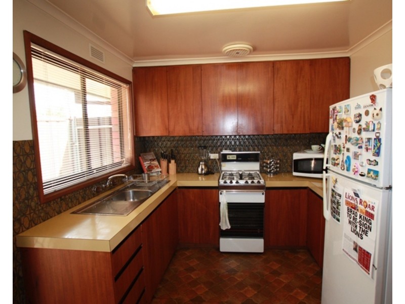 1/7 Carola Court, Kennington VIC 3550