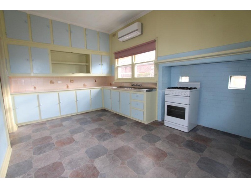 4 Wallace Avenue, Flora Hill VIC 3550