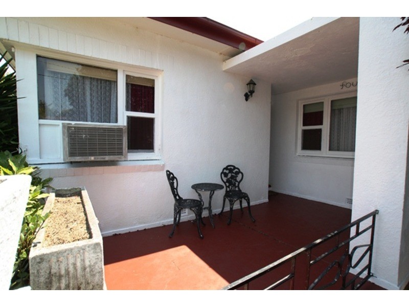 4 Wallace Avenue, Flora Hill VIC 3550
