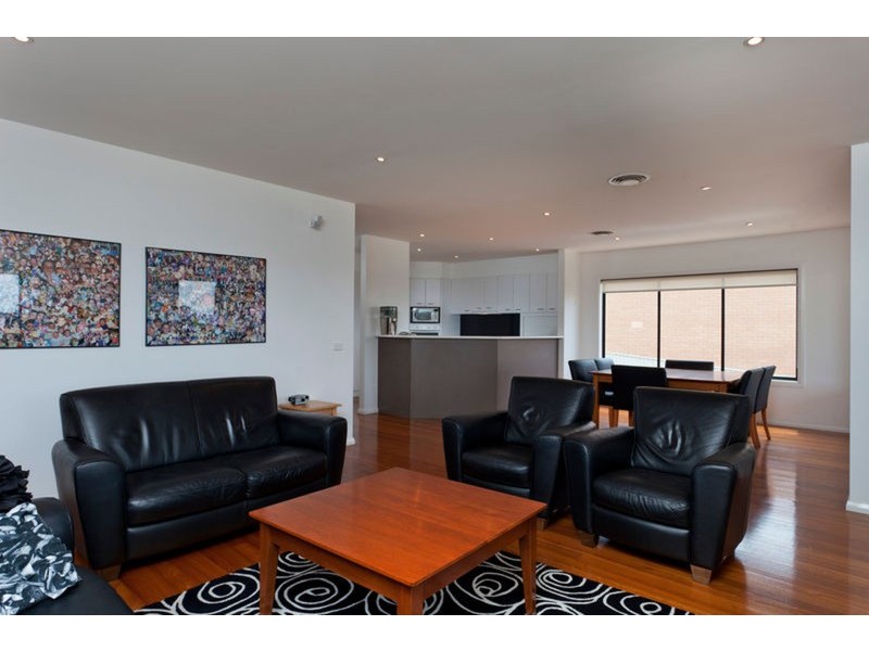 6 Knox Court, Strathdale VIC 3550