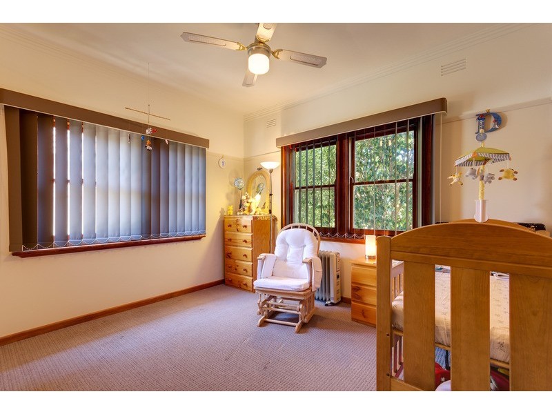 7 Royal Avenue, Kennington VIC 3550