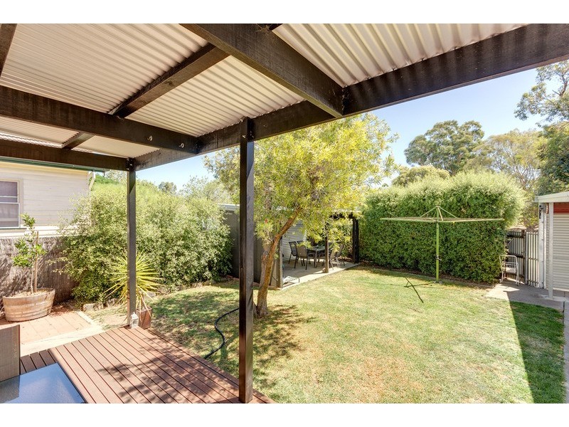 7 Royal Avenue, Kennington VIC 3550