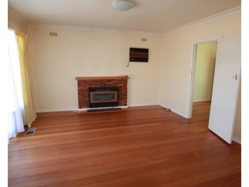 8 Woods Street, Kennington VIC 3550