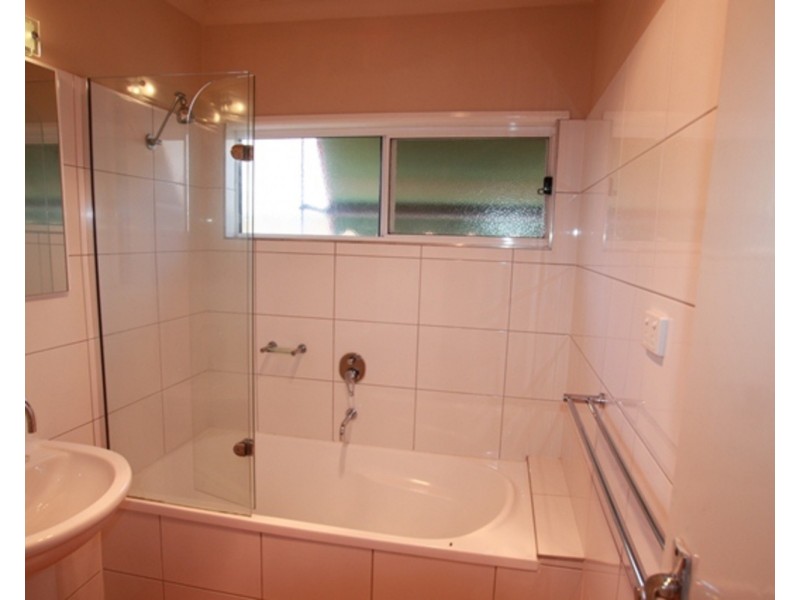 8 Woods Street, Kennington VIC 3550