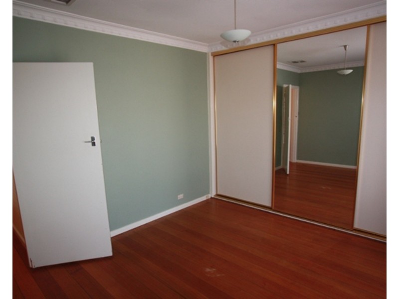 8 Woods Street, Kennington VIC 3550