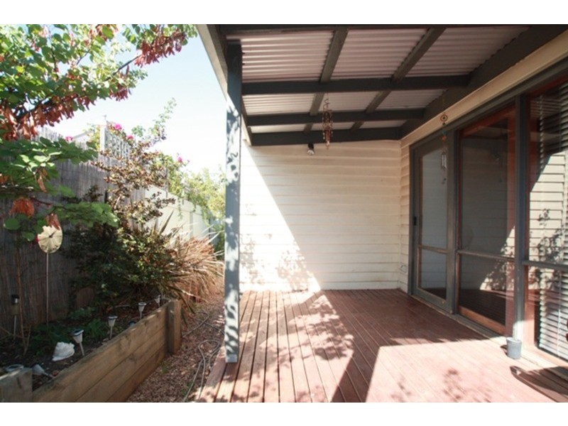 2B Honeysuckle Street, Eaglehawk VIC 3556