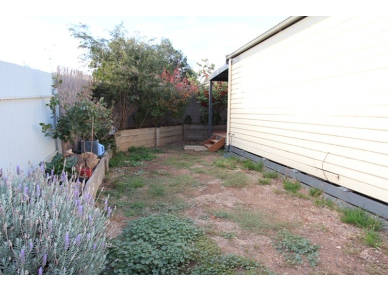 2B Honeysuckle Street, Eaglehawk VIC 3556