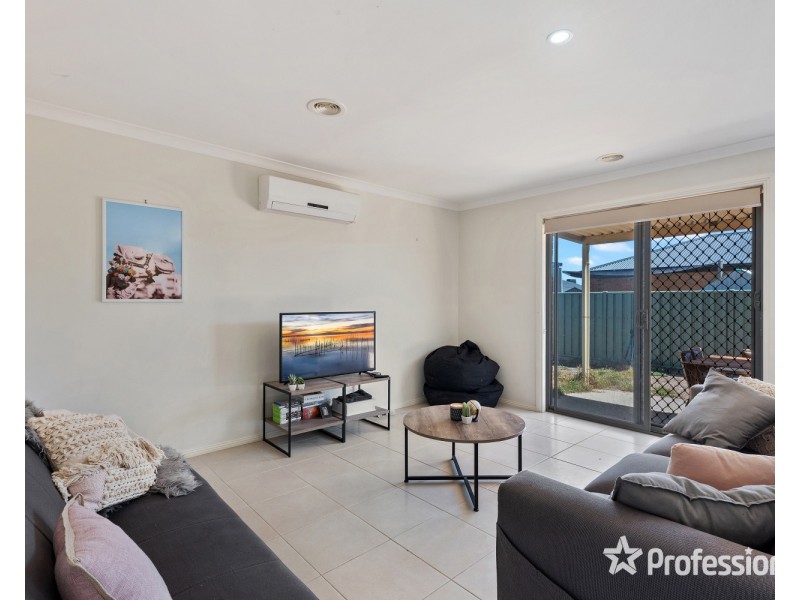 13 Triplett Avenue, Ascot VIC 3551