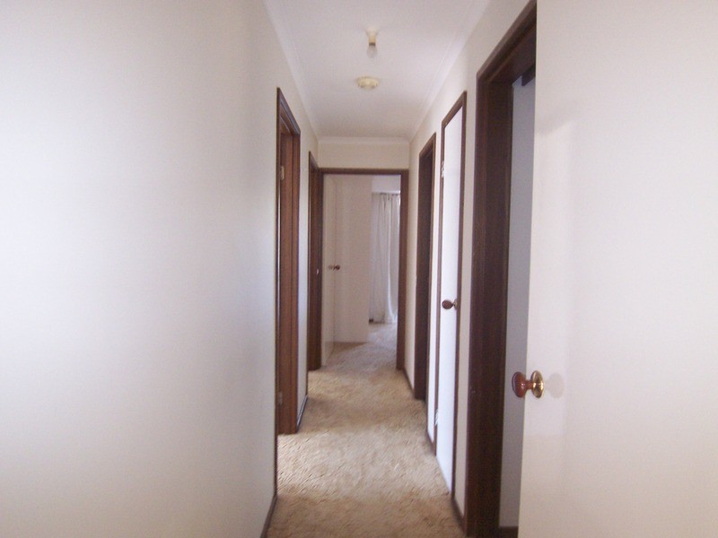 4 Seaton Grove, Golden Square VIC 3555