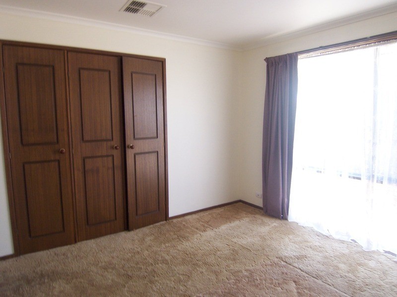 4 Seaton Grove, Golden Square VIC 3555