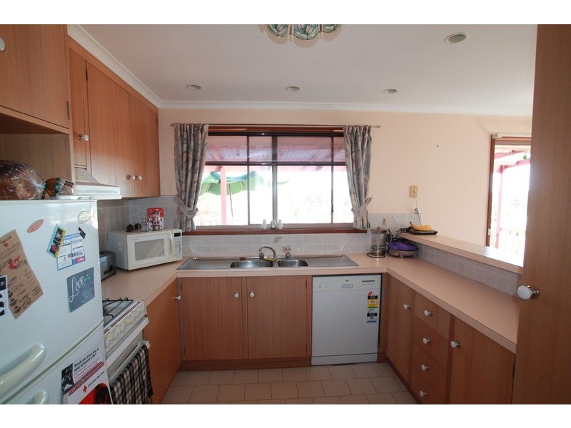 15 Barton  Court, Strathdale VIC 3550
