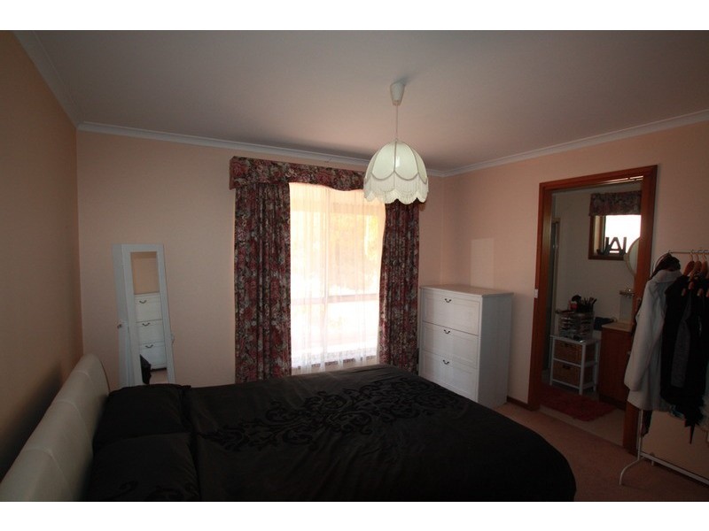 15 Barton  Court, Strathdale VIC 3550