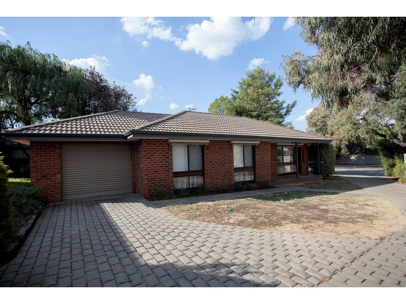 1/3 Minto  Street, Quarry Hill VIC 3550