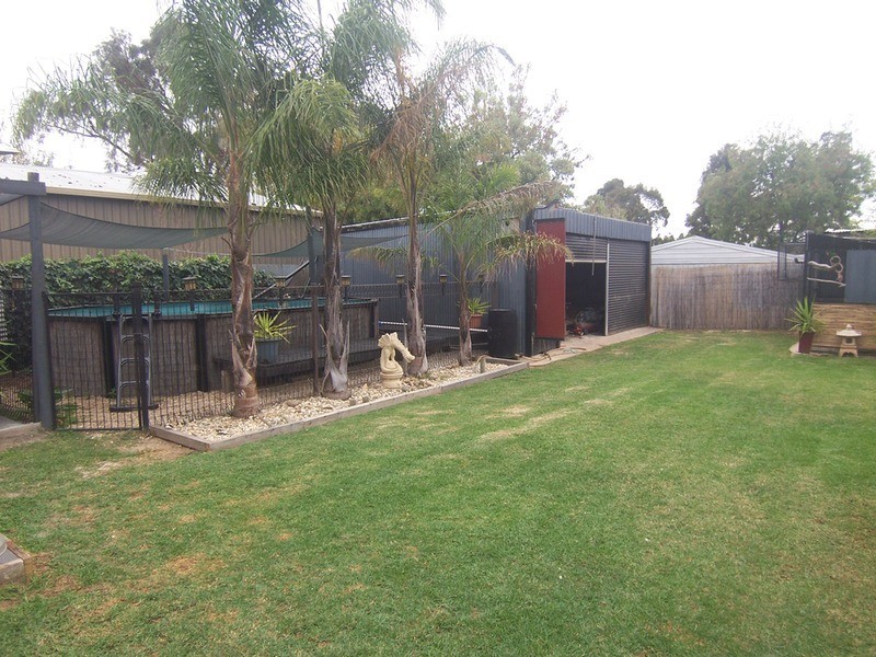 1a Smalley  Street, California Gully VIC 3556