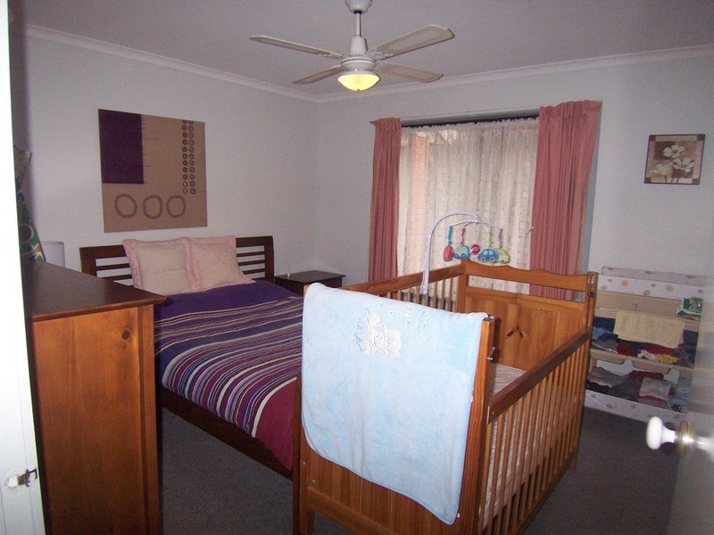 4 Sherman  Crescent, Spring Gully VIC 3550