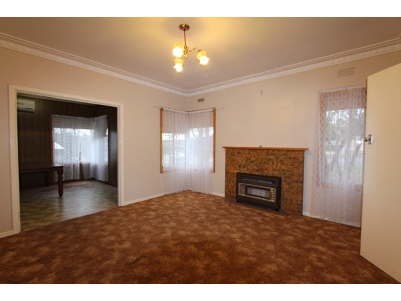 20 Lansell Street, Kangaroo Flat VIC 3555