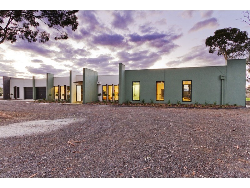 5 Leslie Place, Junortoun VIC 3551