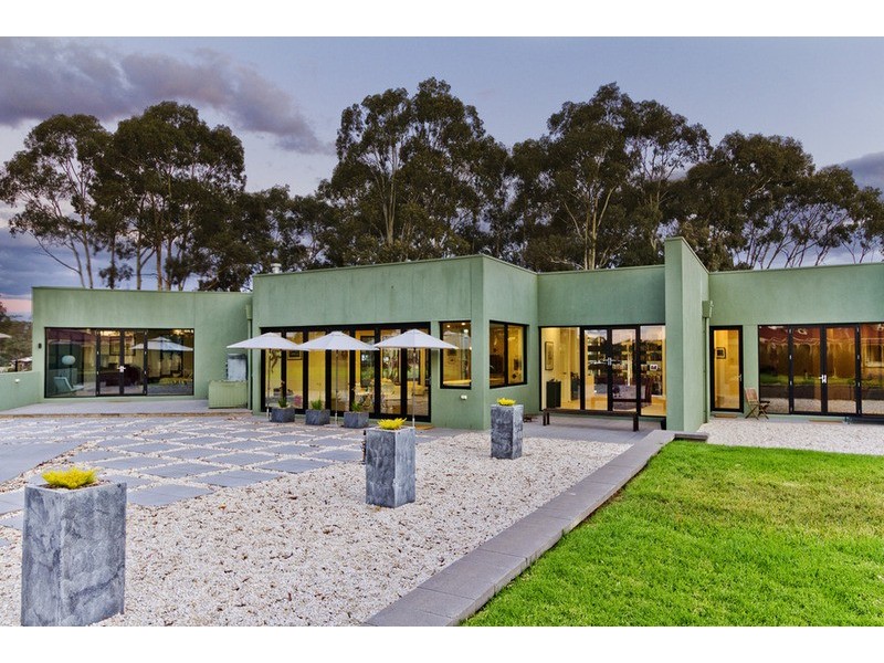 5 Leslie Place, Junortoun VIC 3551