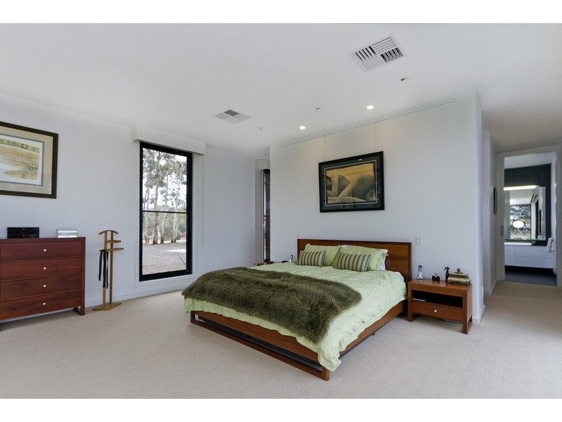 5 Leslie Place, Junortoun VIC 3551